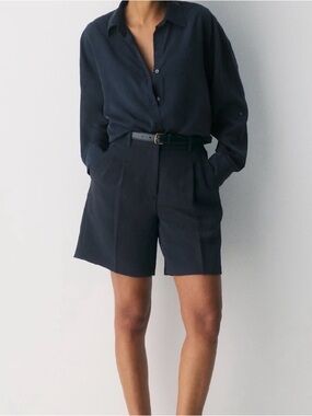 Aritzia Effortless Short Wilfred Black High-Rise Pleated Shorts